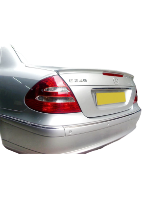 Mercedes w211 takakontin AMG style lippa (spoileri) Kiilt&auml;v&auml; musta